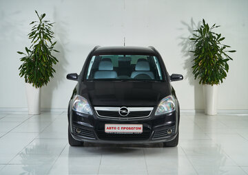 Opel Zafira Вид 2