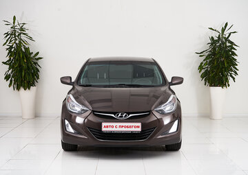 Hyundai Elantra Вид 2