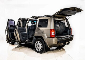 Jeep Liberty (North America) Вид 5
