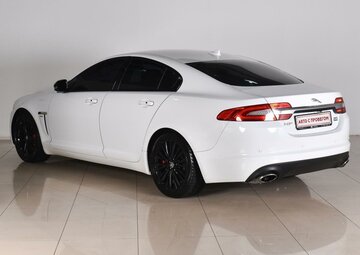 Jaguar XF Вид 3